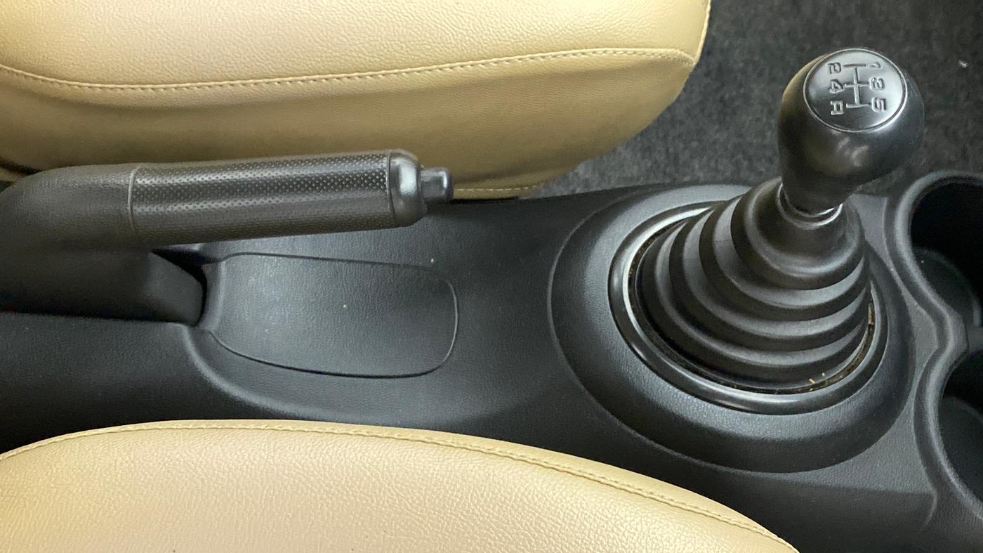 2014 Honda Brio E MT, Petrol, Manual, 62,232 km, Gear Lever