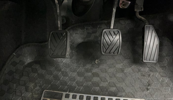 2022 Maruti New Wagon-R LXI 1.0, Petrol, Manual, 7,940 km, Pedals