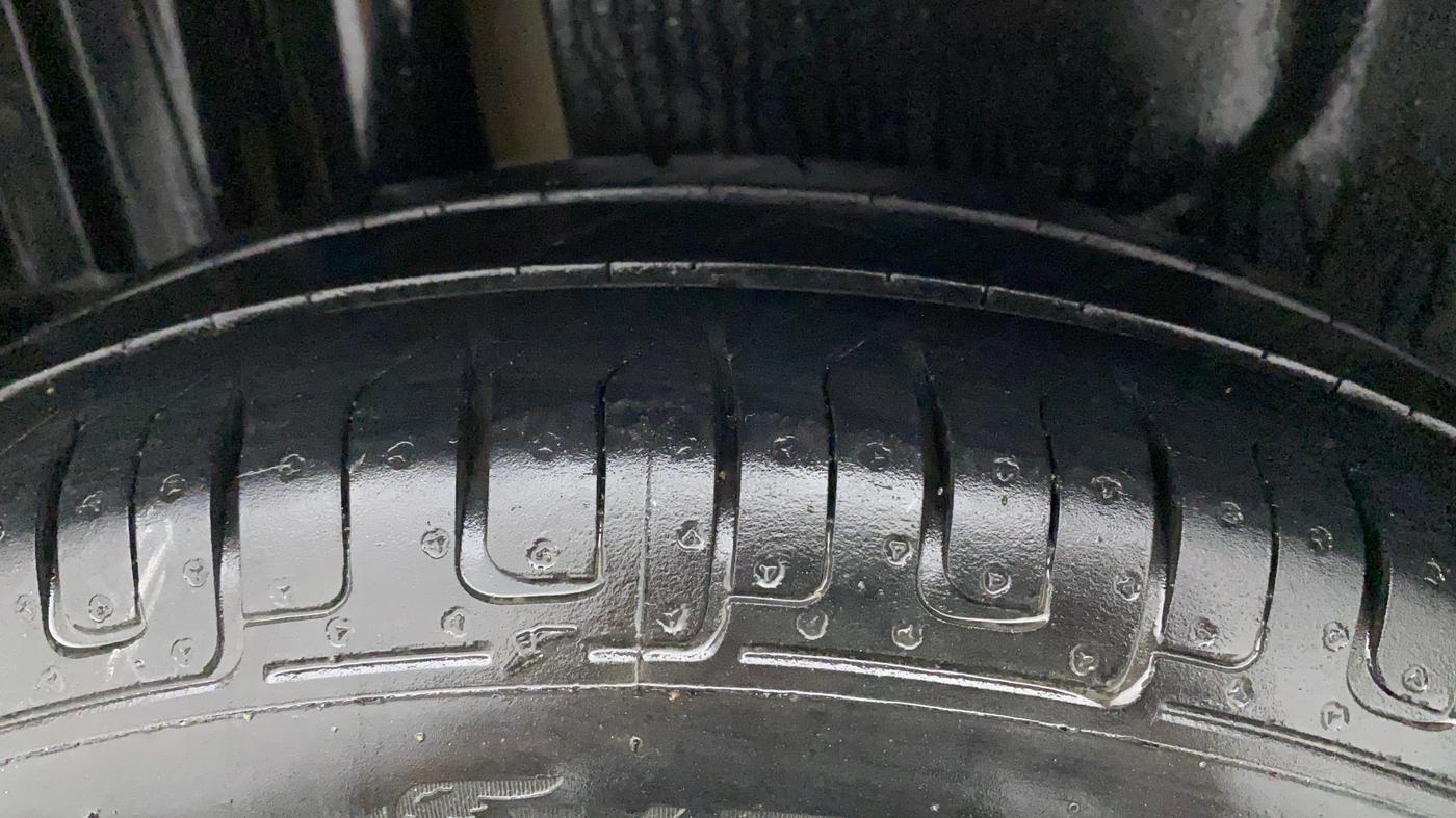 2012 Maruti Swift Dzire VDI, Diesel, Manual, 1,23,814 km, Right Rear Tyre Tread