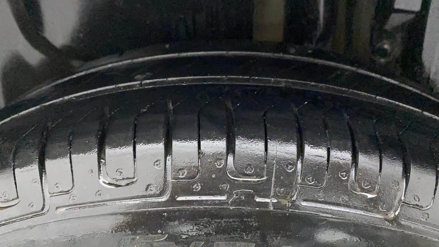 2012 Maruti Swift Dzire VDI, Diesel, Manual, 1,23,814 km, Left Rear Tyre Tread