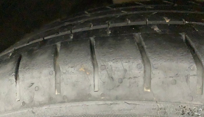 2017 Hyundai Creta SX PLUS AT 1.6 PETROL, Petrol, Automatic, 95,507 km, Left Front Tyre Tread