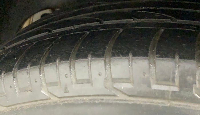 2017 Hyundai Creta SX PLUS AT 1.6 PETROL, Petrol, Automatic, 95,507 km, Left Rear Tyre Tread