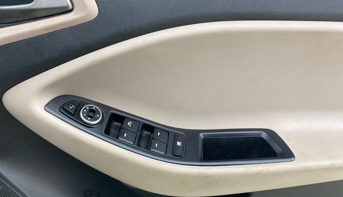 2017 Hyundai Elite i20 ASTA 1.4 CRDI (O), Diesel, Manual, 63,034 km, Driver Side Door Panels Control