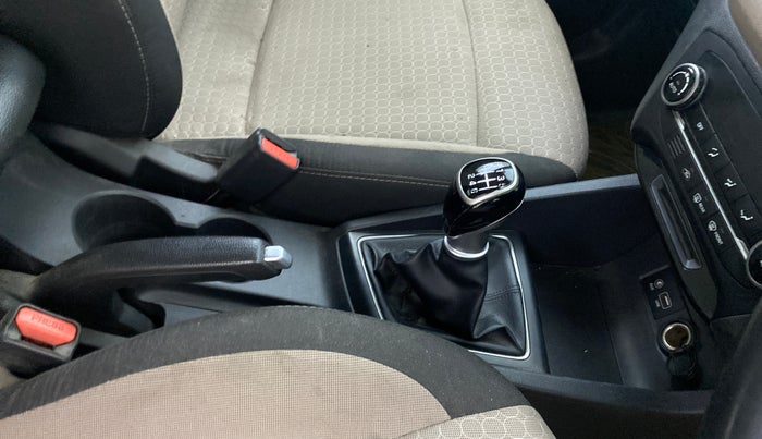 2017 Hyundai Elite i20 ASTA 1.4 CRDI (O), Diesel, Manual, 63,034 km, Gear Lever