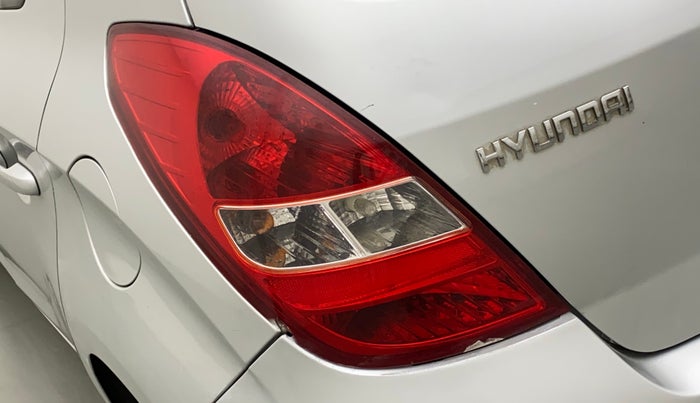 2011 Hyundai i20 MAGNA (O) 1.2, Petrol, Manual, 65,413 km, Left tail light - Minor damage