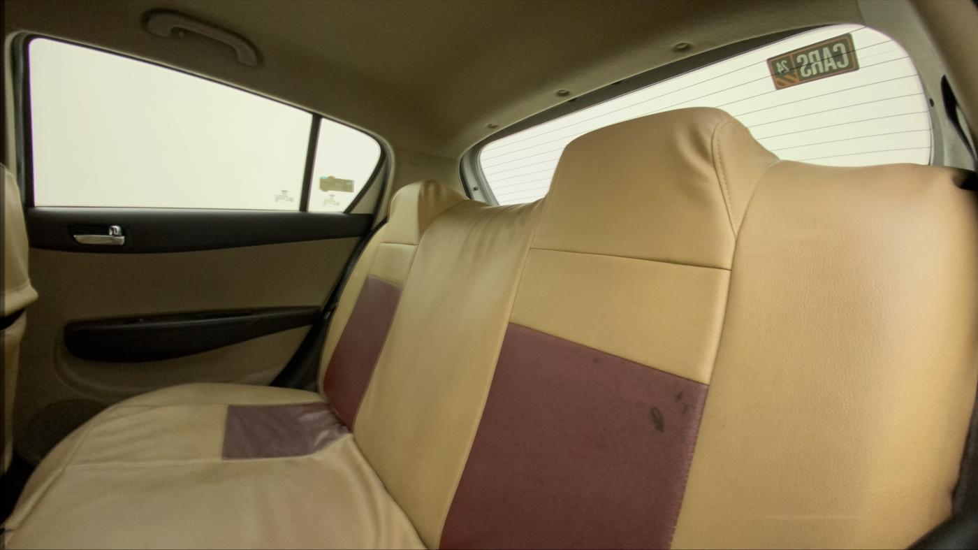 2011 Hyundai i20 MAGNA (O) 1.2, Petrol, Manual, 65,413 km, Right Side Rear Door Cabin
