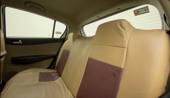 2011 Hyundai i20 MAGNA (O) 1.2, Petrol, Manual, 65,413 km, Right Side Rear Door Cabin