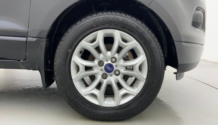 2014 Ford Ecosport 1.5TITANIUM TDCI, Diesel, Manual, 1,27,570 km, Right Front Tyre