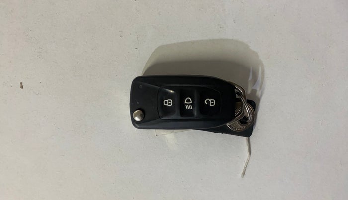 2021 Tata NEXON XM PETROL, Petrol, Manual, 60,176 km, Key Close Up