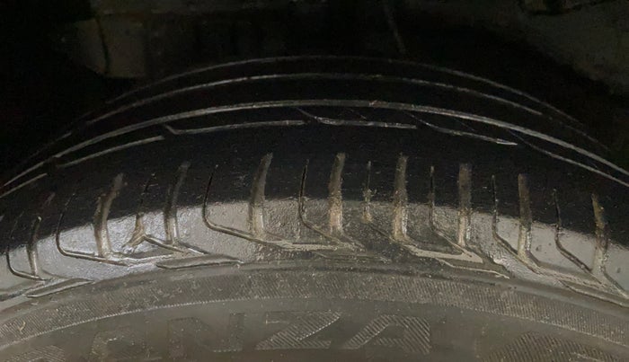 2021 Tata NEXON XM PETROL, Petrol, Manual, 60,176 km, Right Rear Tyre Tread