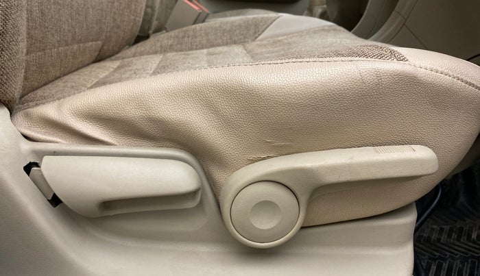 2014 Maruti Ertiga ZDI, Diesel, Manual, 77,782 km, Driver Side Adjustment Panel