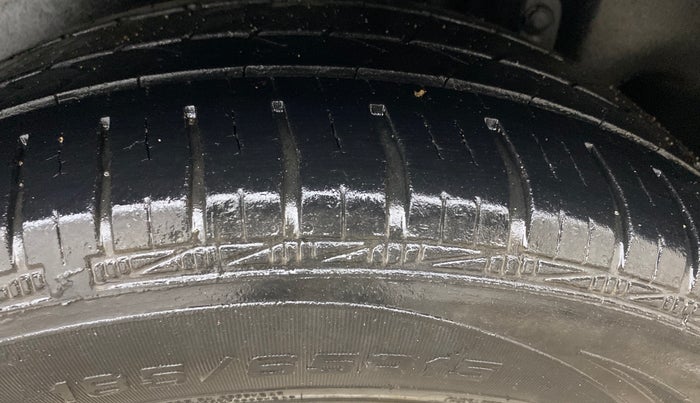 2014 Maruti Ertiga ZDI, Diesel, Manual, 77,782 km, Left Rear Tyre Tread