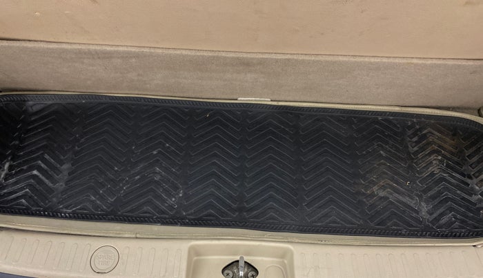 2014 Maruti Ertiga ZDI, Diesel, Manual, 77,782 km, Boot Inside