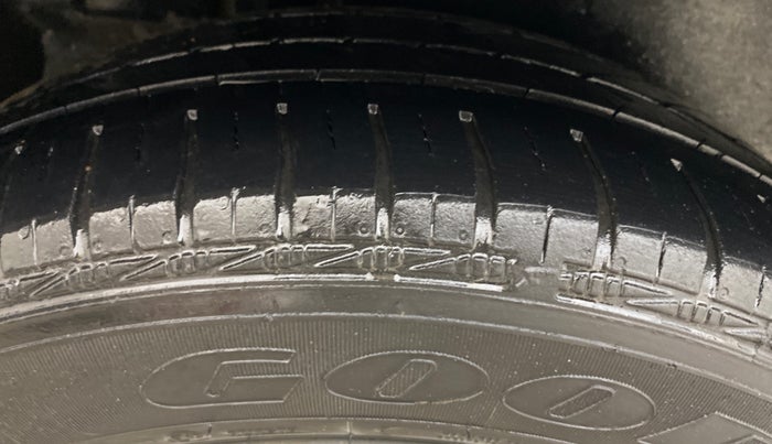 2014 Maruti Ertiga ZDI, Diesel, Manual, 77,782 km, Right Rear Tyre Tread