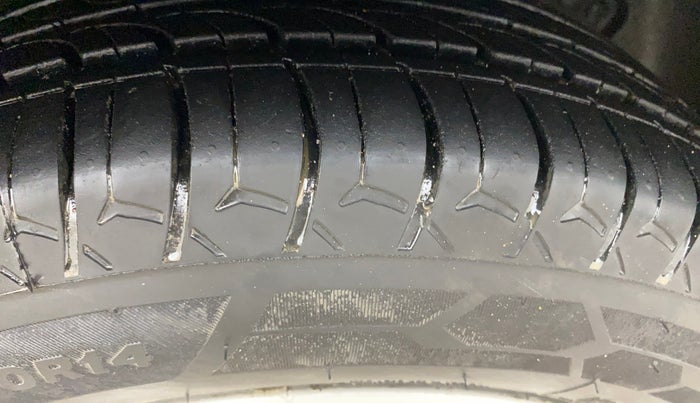 2015 Hyundai Xcent SX 1.2, Petrol, Manual, 34,161 km, Right Front Tyre Tread