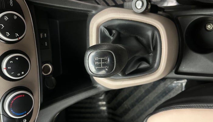 2019 Hyundai Xcent S 1.2, Petrol, Manual, 73,588 km, Gear Lever