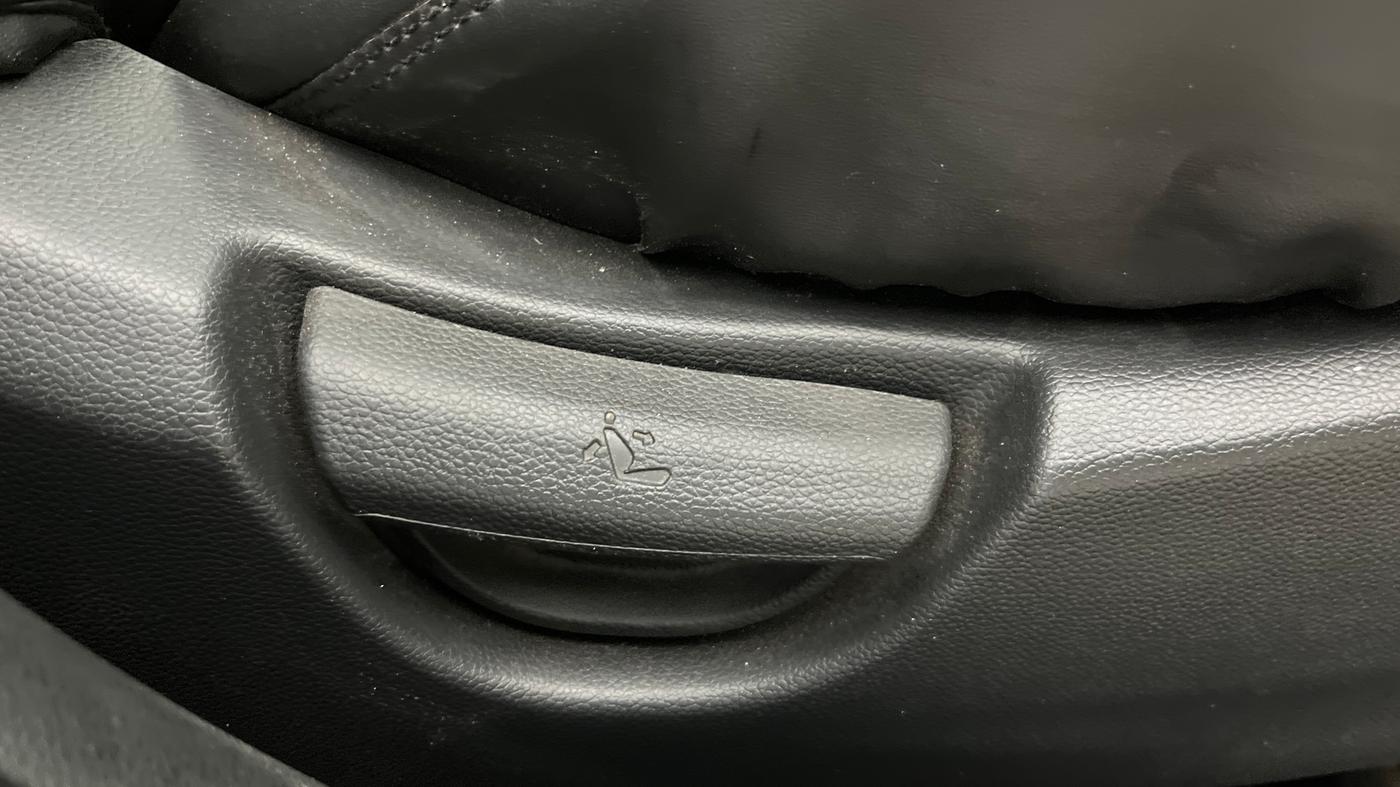 2019 Hyundai Xcent S 1.2, Petrol, Manual, 73,588 km, Driver Side Adjustment Panel