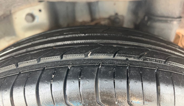 2018 Hyundai Eon ERA +, Petrol, Manual, 67,262 km, Left Rear Tyre Tread