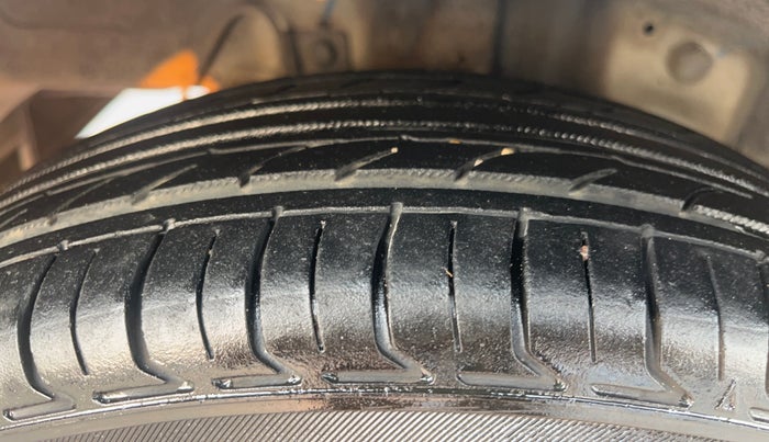 2018 Hyundai Eon ERA +, Petrol, Manual, 67,262 km, Right Rear Tyre Tread