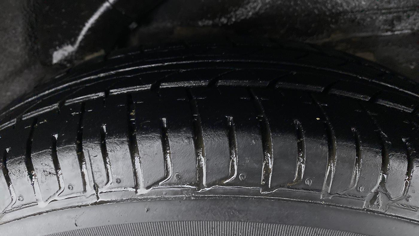 2013 Hyundai i10 MAGNA 1.1 IRDE2, Petrol, Manual, 29,963 km, Left Rear Tyre Tread