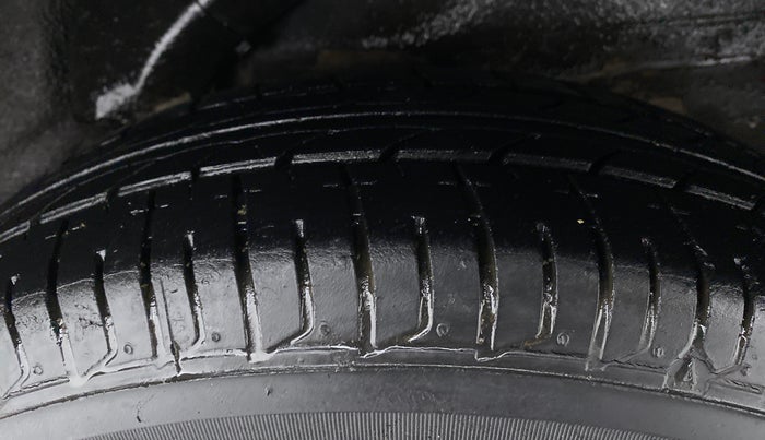 2013 Hyundai i10 MAGNA 1.1 IRDE2, Petrol, Manual, 29,963 km, Left Rear Tyre Tread