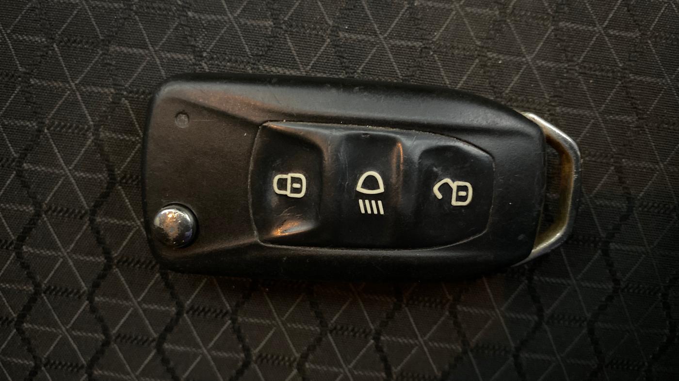 2022 Tata ALTROZ XM PLUS PETROL, Petrol, Manual, 61,333 km, Key Close Up