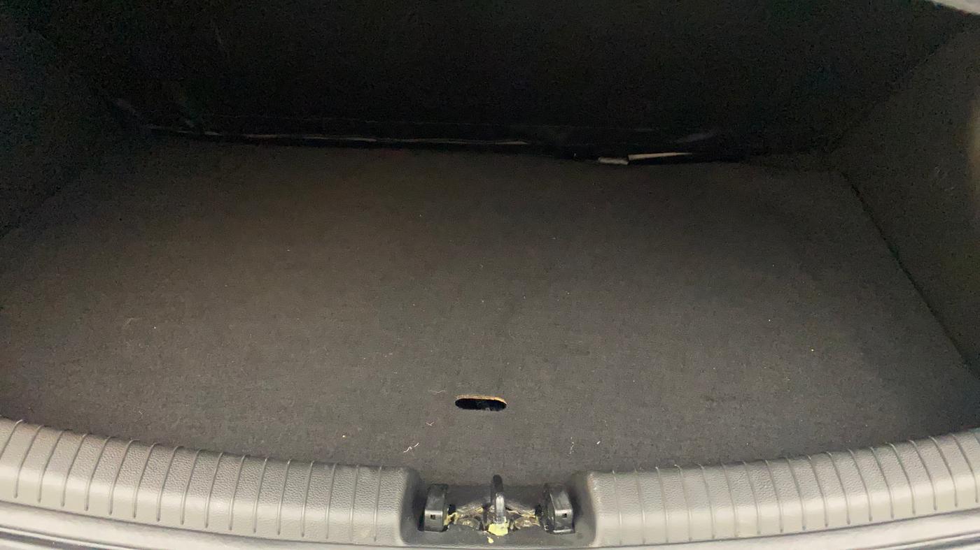 2018 Hyundai Grand i10 ASTA 1.2 KAPPA VTVT, Petrol, Manual, 33,119 km, Boot Inside