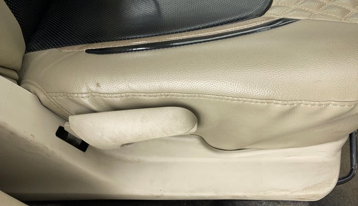 2021 Maruti Celerio VXI CNG D, CNG, Manual, 57,940 km, Driver Side Adjustment Panel