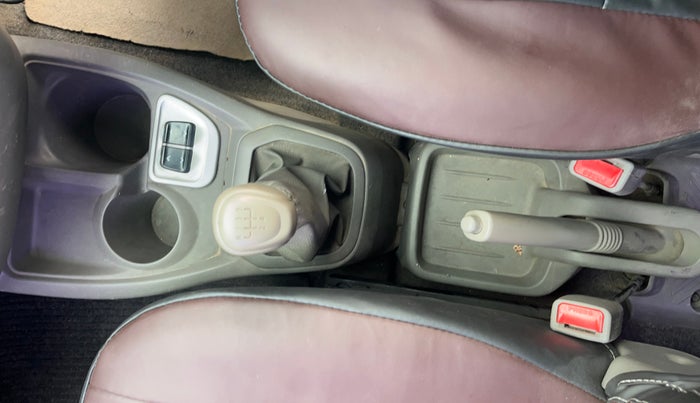 2016 Datsun Redi Go S, Petrol, Manual, 95,733 km, Gear Lever