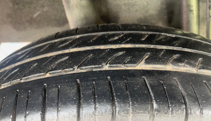 2016 Datsun Redi Go S, Petrol, Manual, 95,733 km, Right Rear Tyre Tread