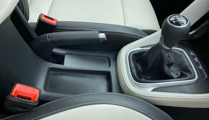 2022 MG ASTOR SHARP 1.5MT, Petrol, Manual, 8,604 km, Gear Lever