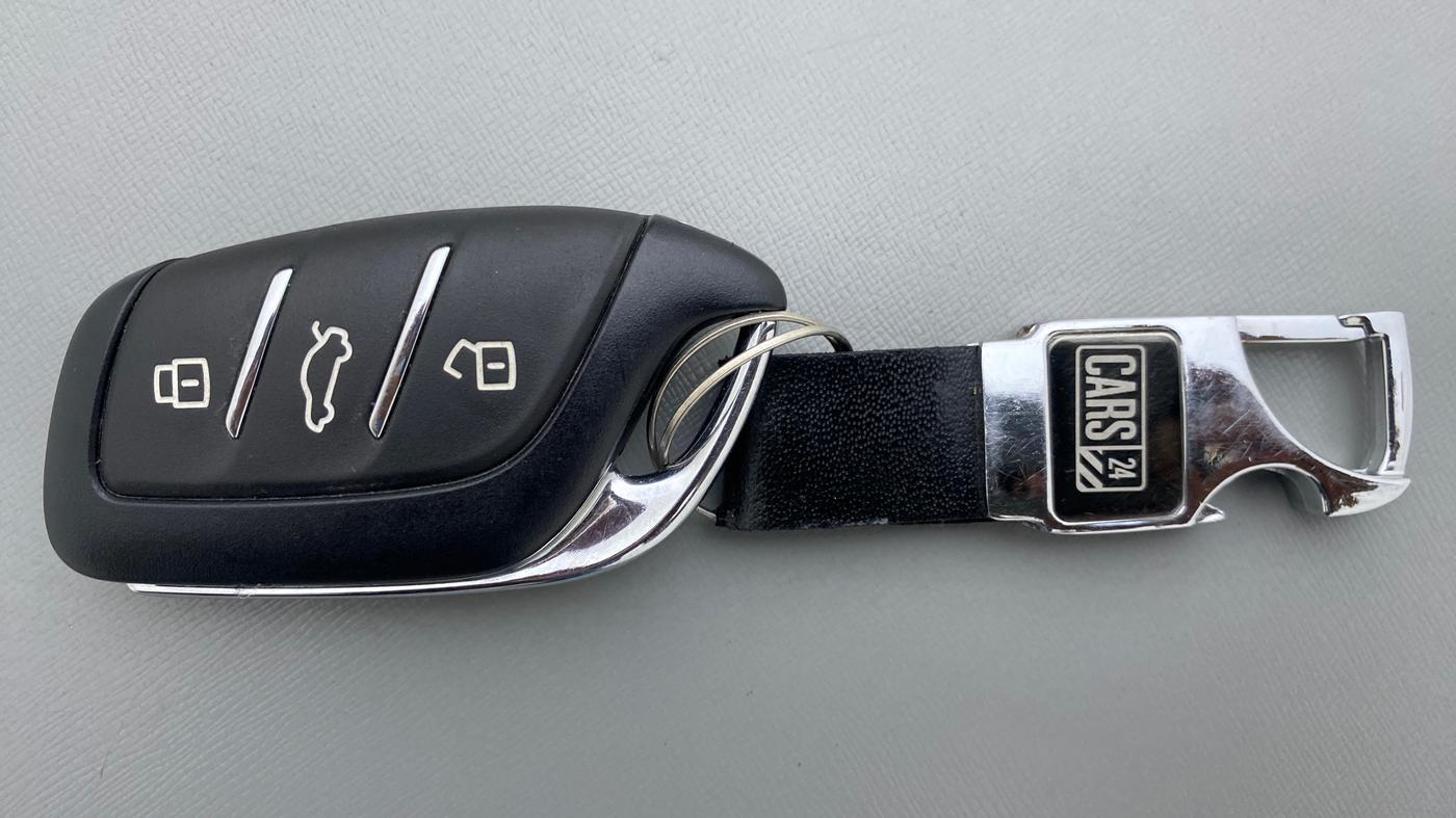 2022 MG ASTOR SHARP 1.5MT, Petrol, Manual, 8,604 km, Key Close Up