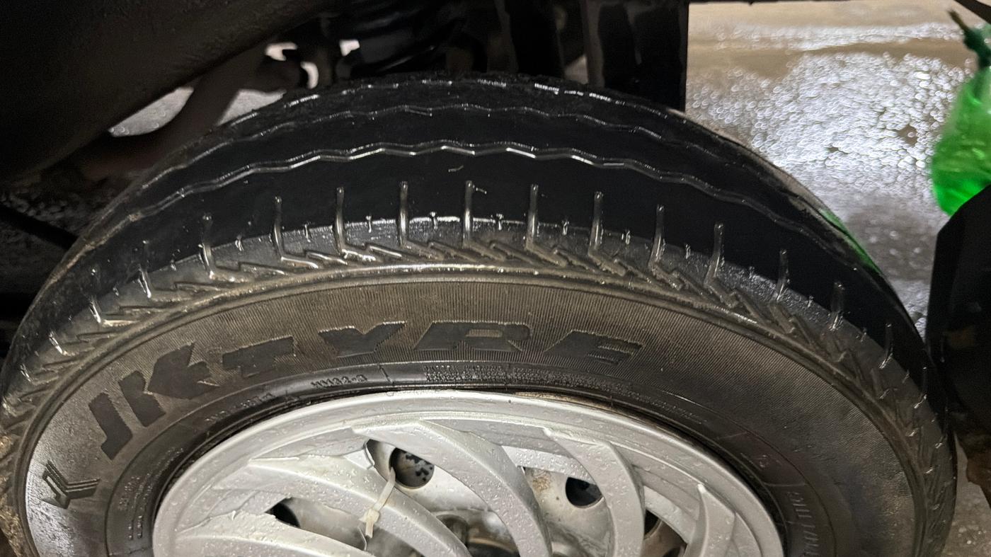 2023 Maruti Eeco 5 STR AC CNG, CNG, Manual, 62,174 km, Left Rear Tyre Tread