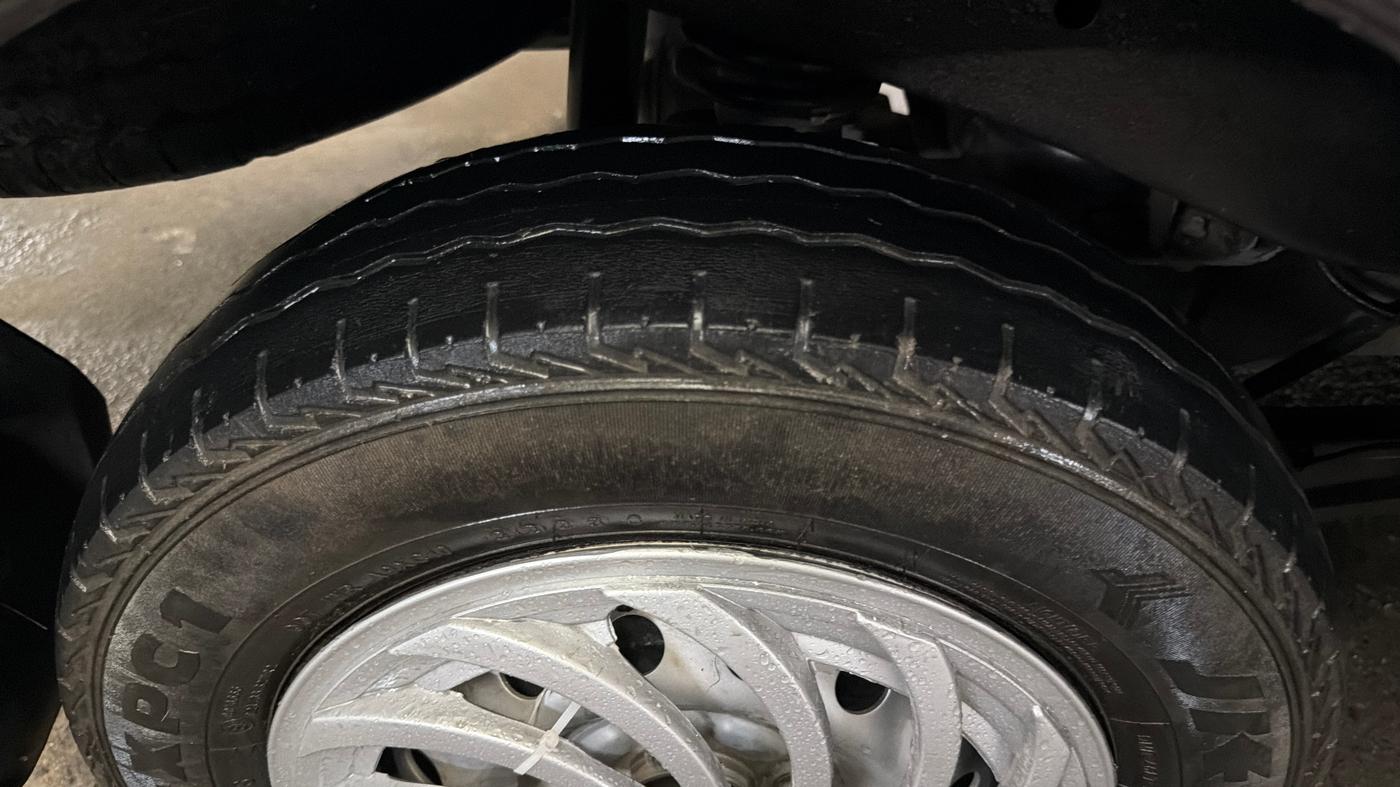 2023 Maruti Eeco 5 STR AC CNG, CNG, Manual, 62,174 km, Right Rear Tyre Tread
