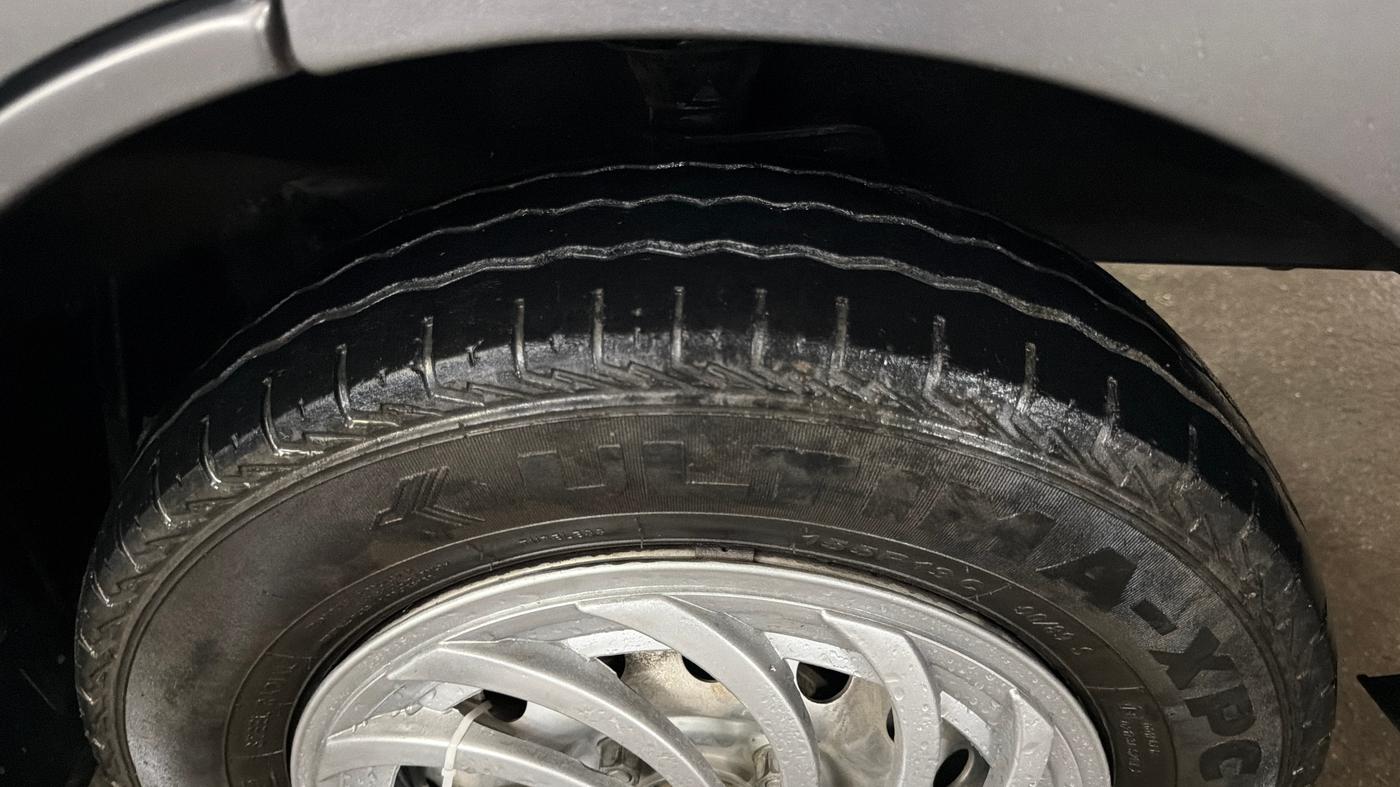 2023 Maruti Eeco 5 STR AC CNG, CNG, Manual, 62,174 km, Right Front Tyre Tread
