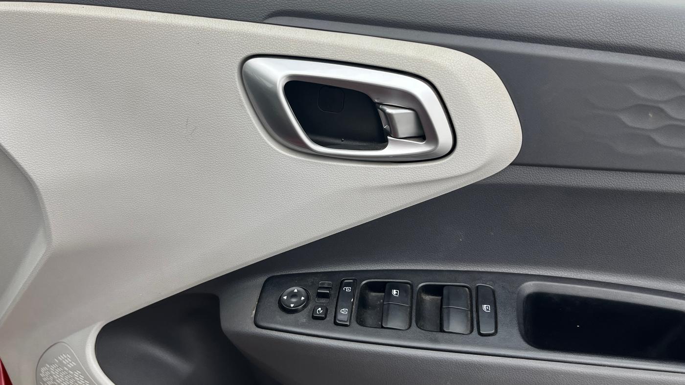 2020 Hyundai GRAND I10 NIOS SPORTZ AMT 1.2 KAPPA VTVT, Petrol, Automatic, 64,243 km, Driver Side Door Panels Control