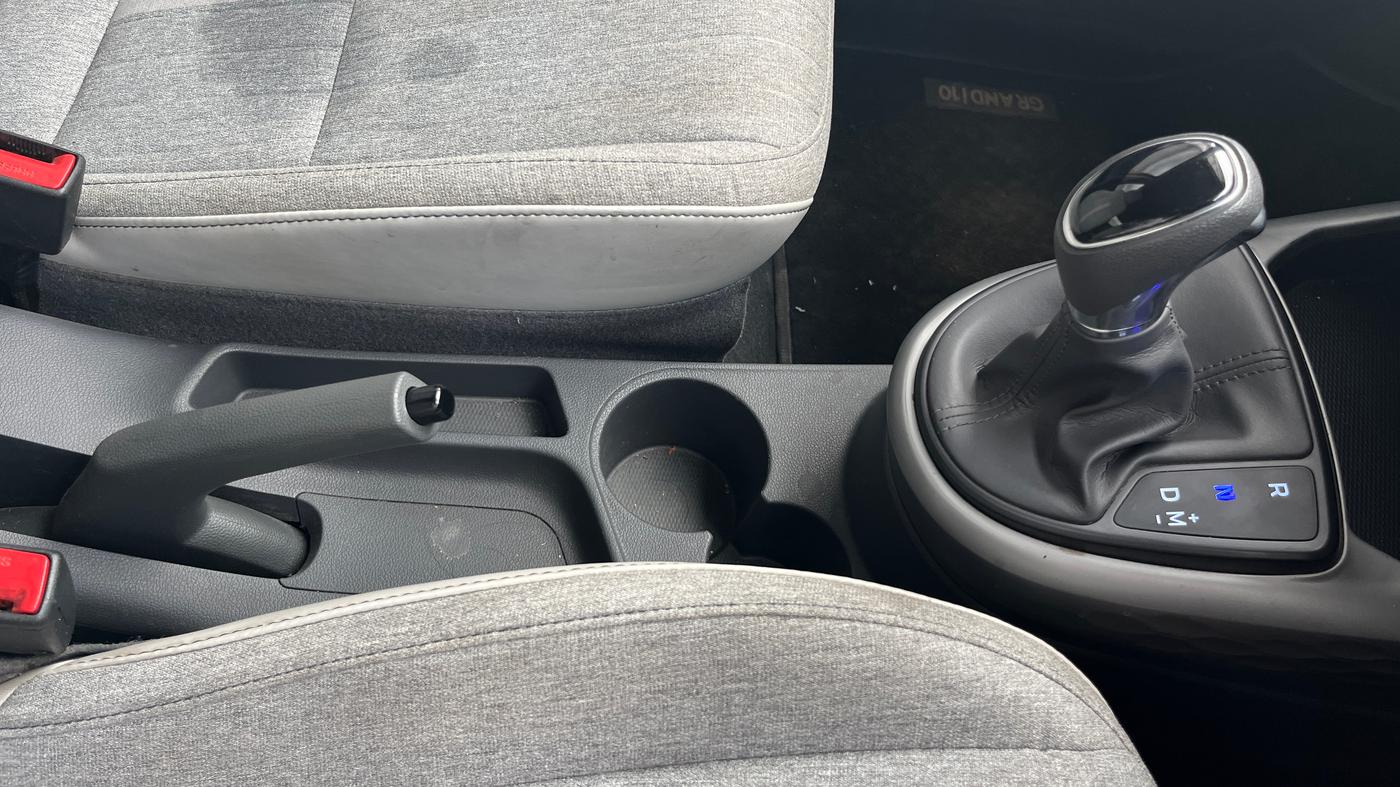 2020 Hyundai GRAND I10 NIOS SPORTZ AMT 1.2 KAPPA VTVT, Petrol, Automatic, 64,243 km, Gear Lever
