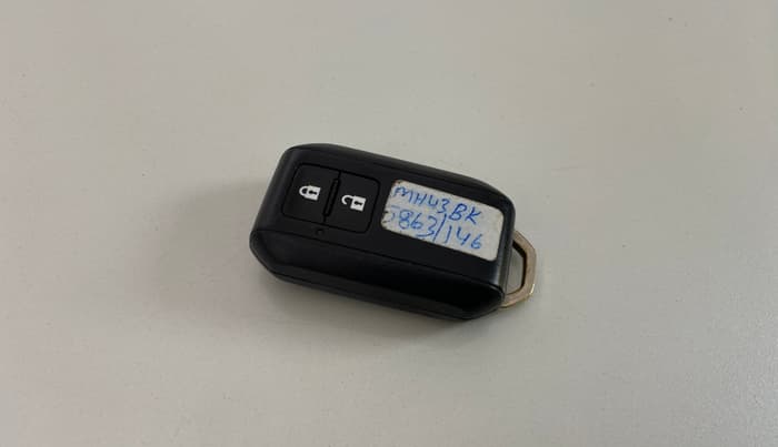 2018 Maruti Swift ZXI AMT, CNG, Automatic, 1,17,441 km, Key Close Up