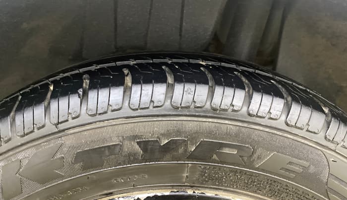2018 Maruti Swift ZXI AMT, CNG, Automatic, 1,17,441 km, Left Rear Tyre Tread