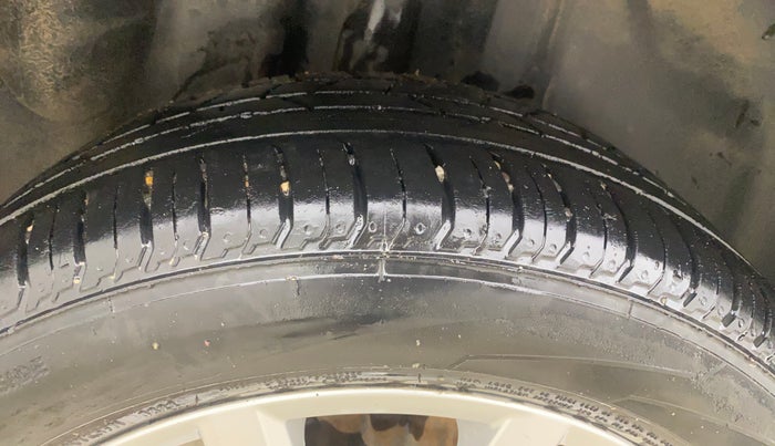 2017 Volkswagen Ameo HIGHLINE1.2L, Petrol, Manual, 71,770 km, Right Rear Tyre Tread