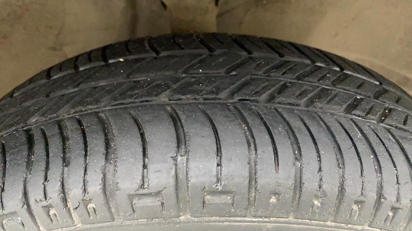 2011 Maruti Alto LXI, Petrol, Manual, 59,539 km, Right Front Tyre Tread