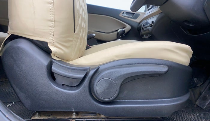 2018 Hyundai Elite i20 ASTA 1.2 (O), Petrol, Manual, 1,05,353 km, Driver Side Adjustment Panel