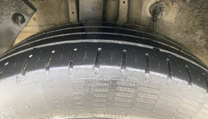 2018 Hyundai Elite i20 ASTA 1.2 (O), Petrol, Manual, 1,05,353 km, Right Rear Tyre Tread