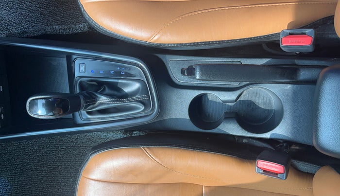 2023 Hyundai NEW I20 SPORTZ 1.2 IVT, Petrol, Automatic, 44,217 km, Gear Lever