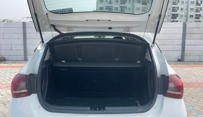 2023 Hyundai NEW I20 SPORTZ 1.2 IVT, Petrol, Automatic, 44,217 km, Boot Inside