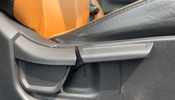 2023 Hyundai NEW I20 SPORTZ 1.2 IVT, Petrol, Automatic, 44,217 km, Driver Side Adjustment Panel