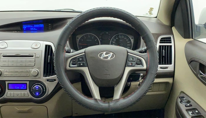 2011 Hyundai i20 SPORTZ (O) 1.2, Petrol, Manual, 43,824 km, Steering Wheel Close Up