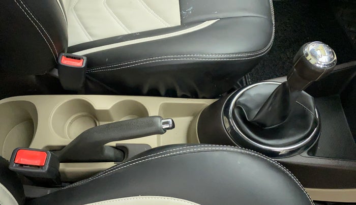 2011 Hyundai i20 SPORTZ (O) 1.2, Petrol, Manual, 43,824 km, Gear Lever