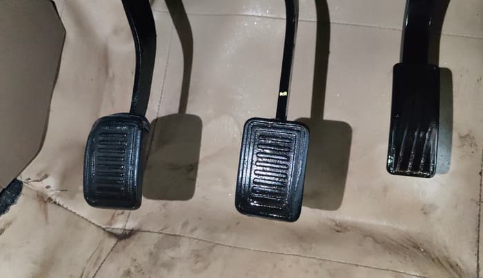 2020 Mahindra Bolero B6, Diesel, Manual, 72,473 km, Pedals