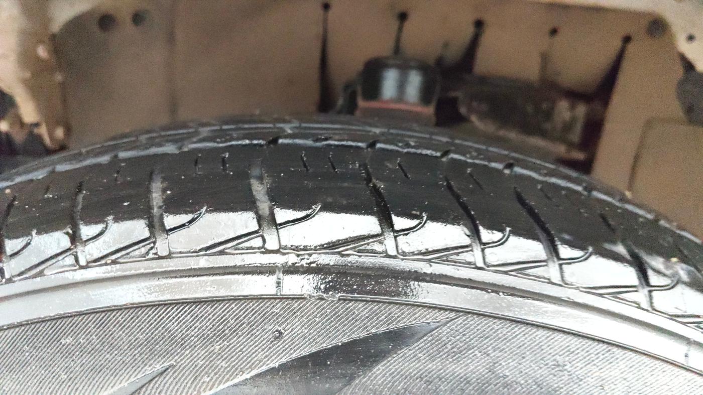 2020 Mahindra Bolero B6, Diesel, Manual, 72,473 km, Left Front Tyre Tread